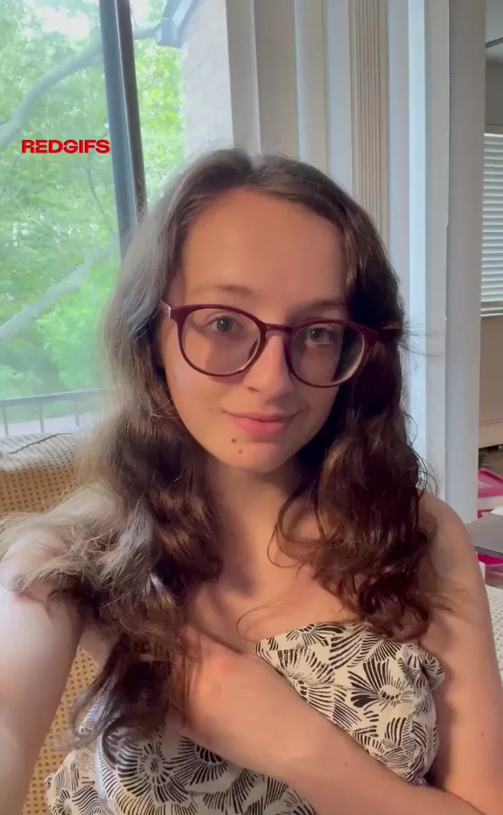Revealing these natural titties
