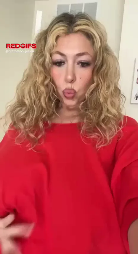 Baggy Tee Titty Drop 💦🍈🍈