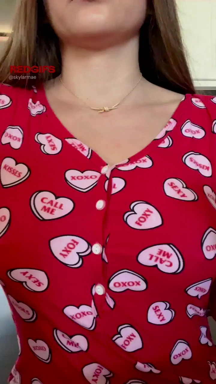 Petite but I got tig ol bitties [reveal]
