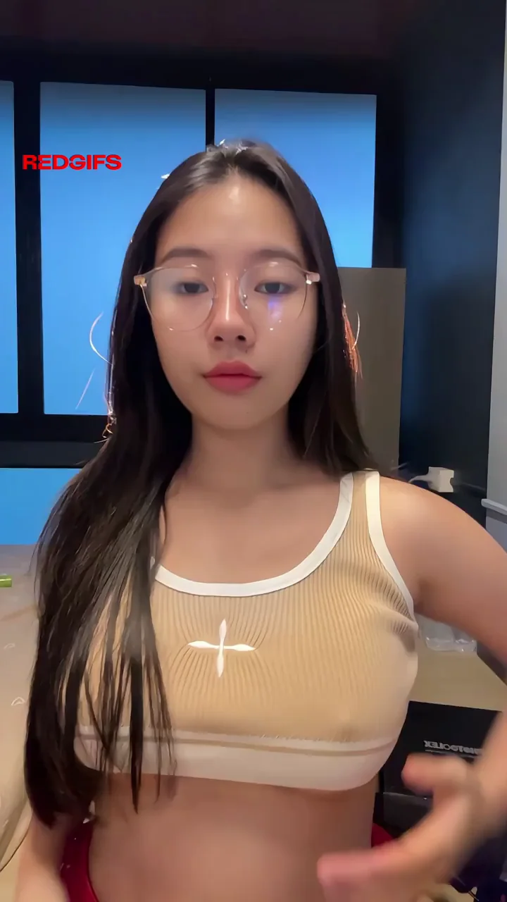 I can't think of a name for my boobs. I need your help (reveal)