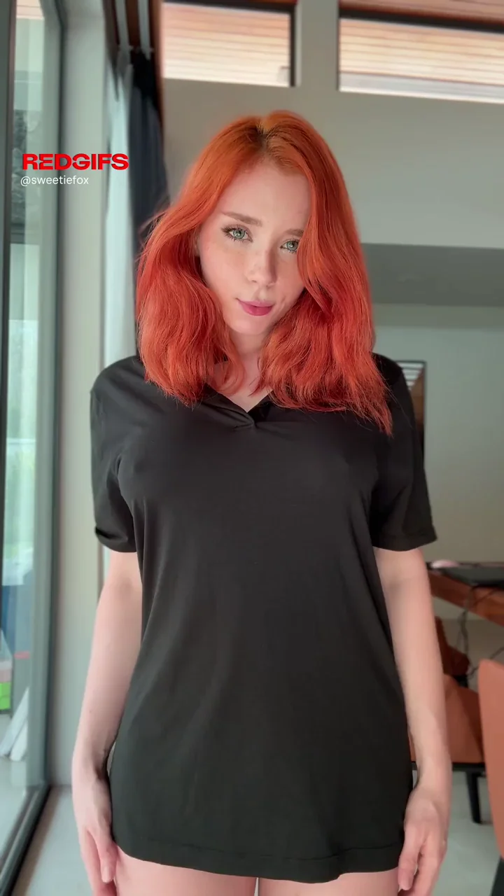 Fiery Redhead's Massive Titty Drop and Pussy Flash