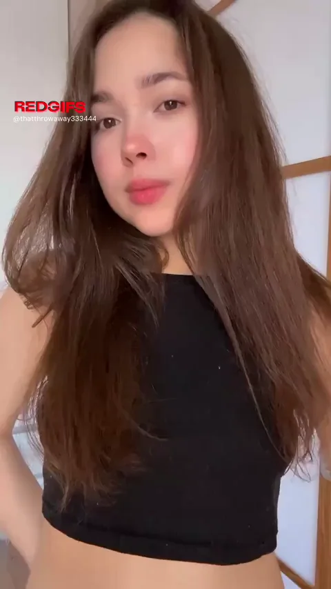 pretty tits reveal