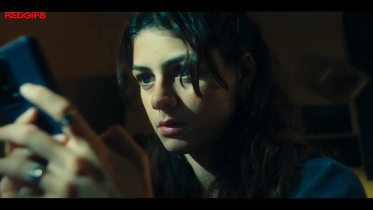 Derya Akyol's Euphorie S01E01: Sultry Brunette Babe's Nude Tease & Doggy Grind