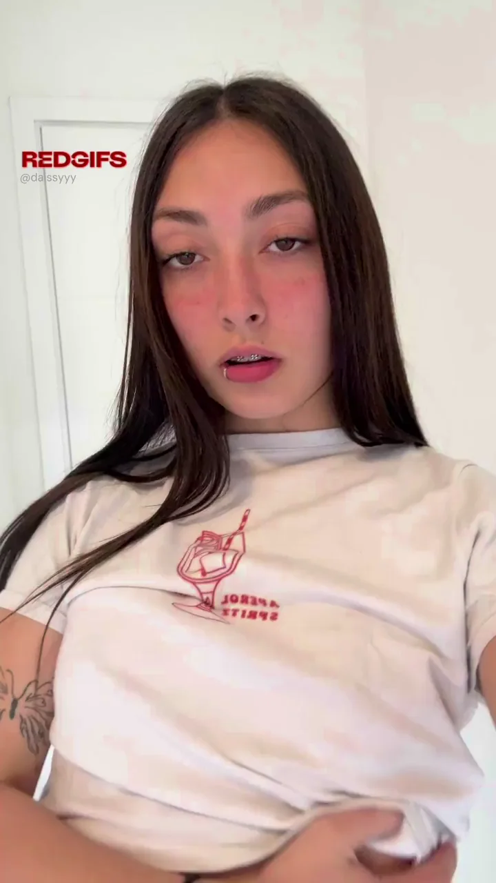 I'm a little girl with a small body and boobs