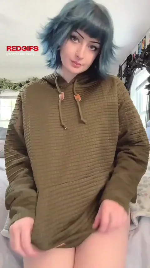 Don't Blink or You'll Miss These Goth Tits & Ass Tease 😈💦