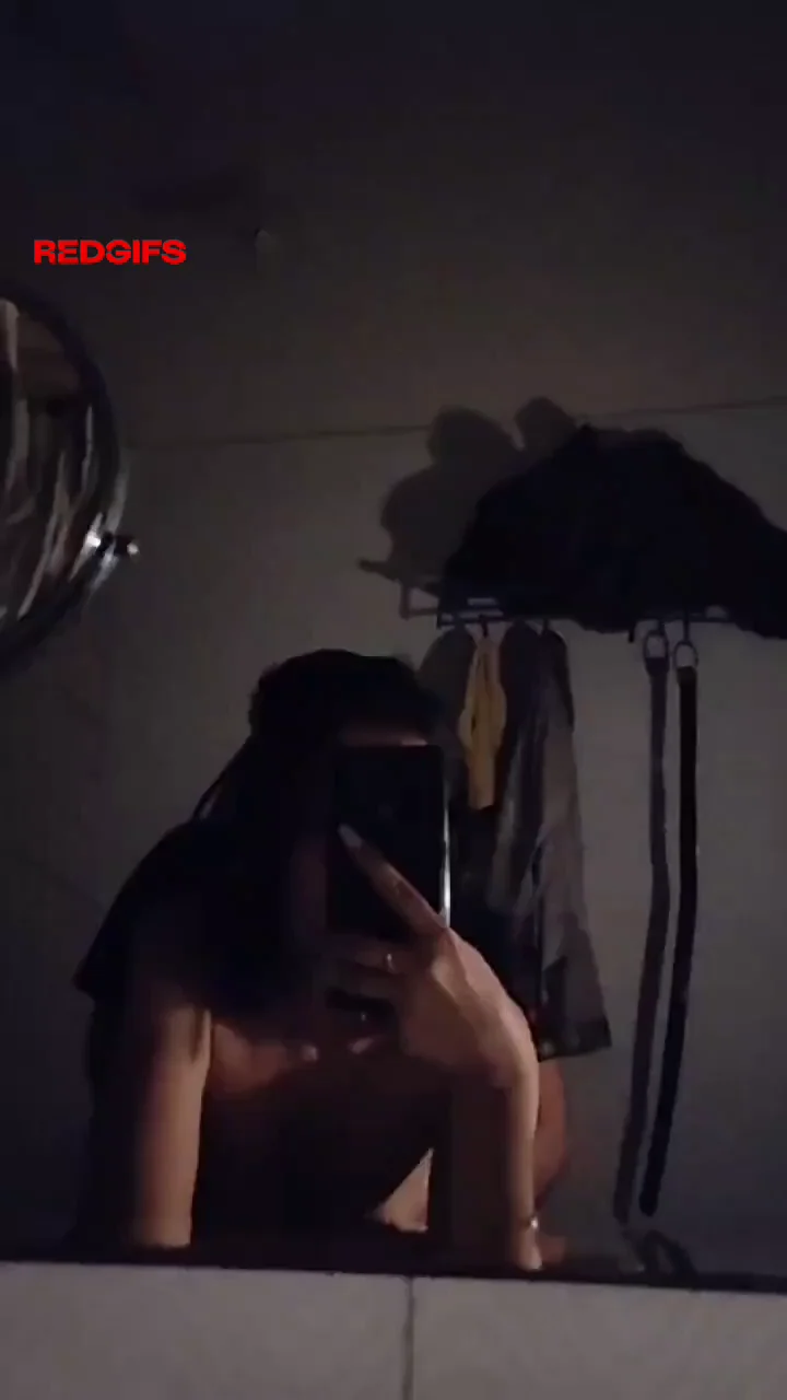 Hot bathroom sessions!!