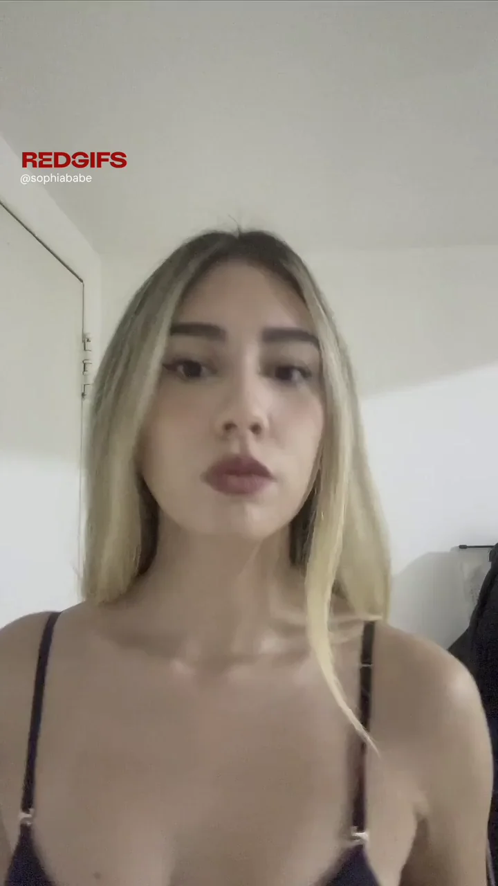 5'3" 18yo Cutie Struggles with Her Massive Tits 😩🍈🍈