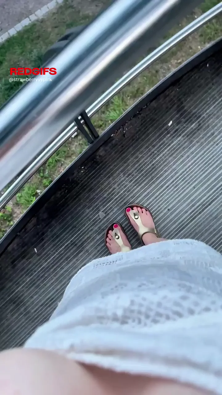 Teen Slut Flashes Tits and Pussy from Balcony Overlook
