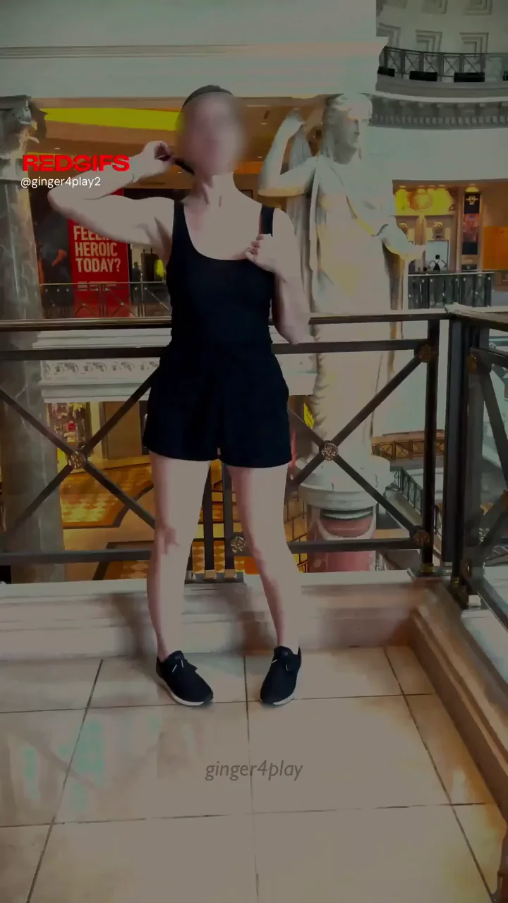Public Slut Show: I'm the Hottest Exhibit 🔥🍑