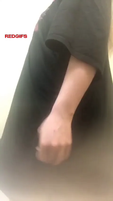 You mind me not wearing pants?