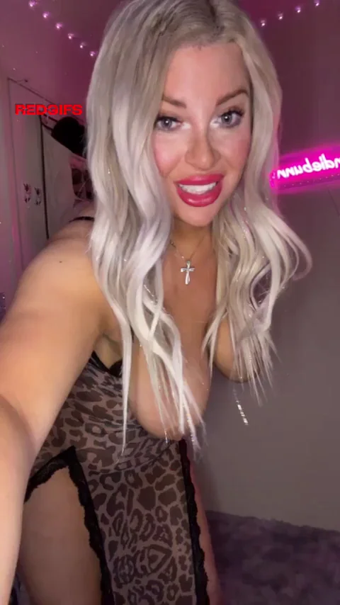 Woke Up to This Thick Girlcock Surprise? 😈🍆💦