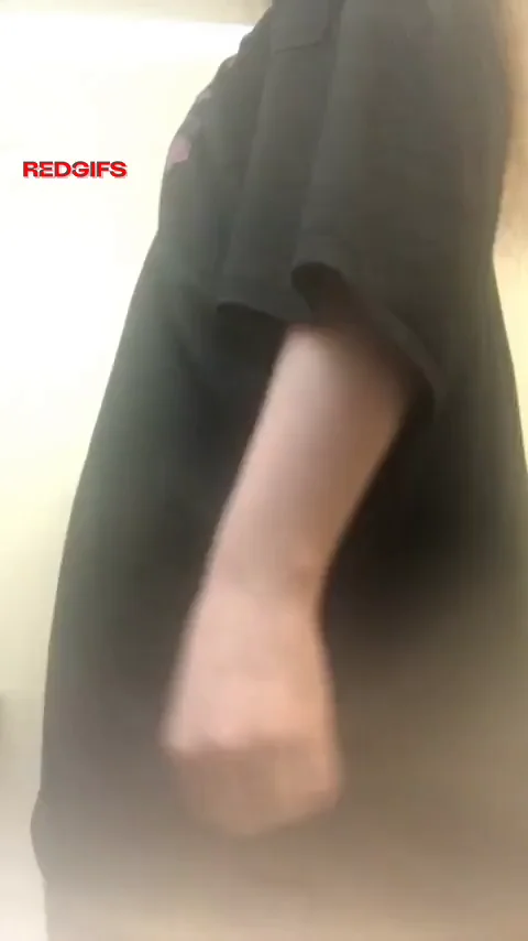I chill without pants, so what!