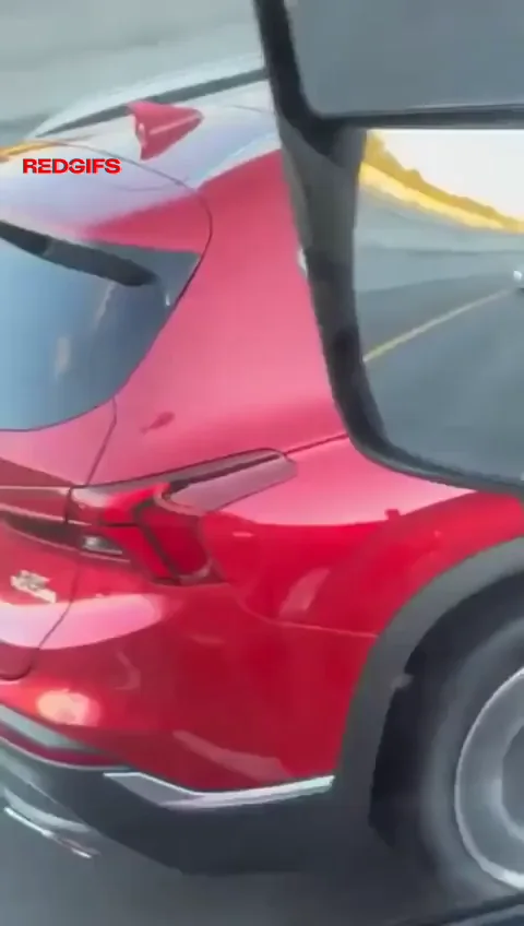 Curvy Amateur Slut Fingers Her Dripping Pussy on a Risky Red Car Drive
