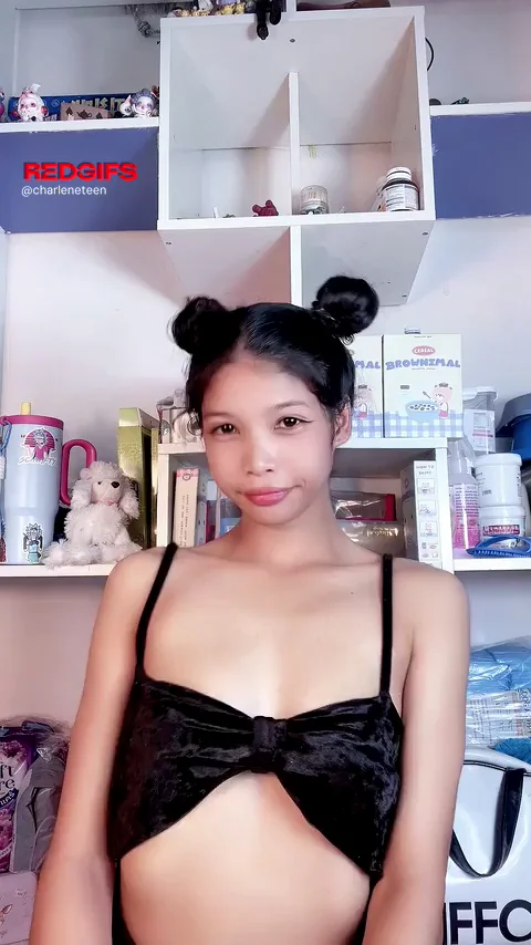 Tatted Asian Cutie in Buns: No Blur, No Limits Tease