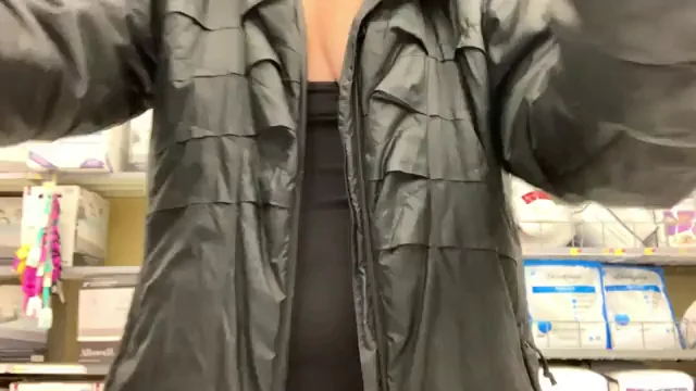 First Time Tits Out Stroll Through the Store 😈🍈🍈