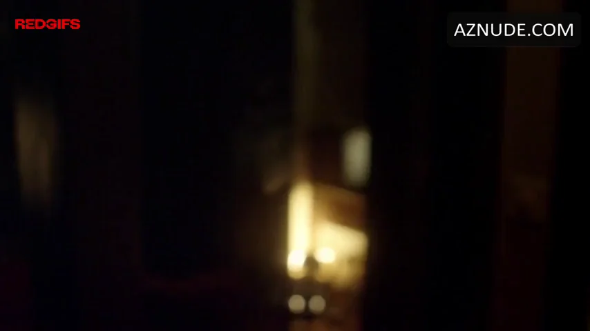 Antje Traue's Steamy Boob Flash & Passionate Kiss in Der Fall Barschel 🔥🍒