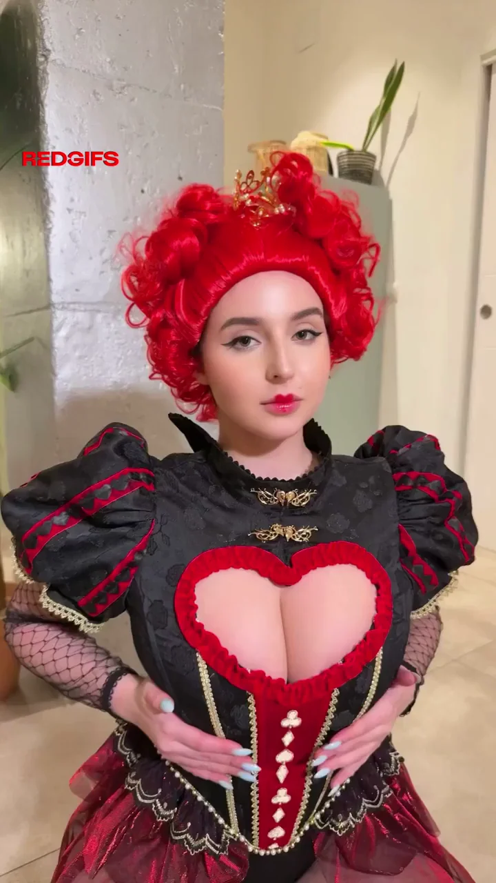 The Red Queen by AetherSssoul