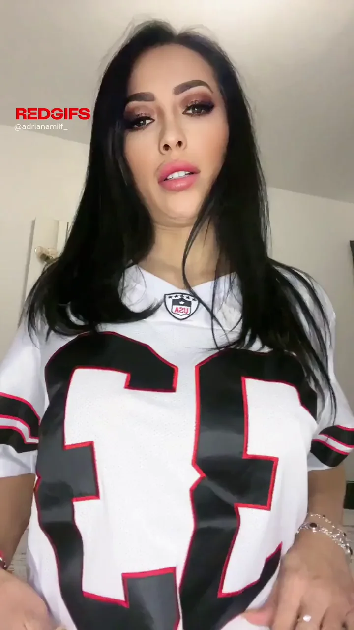 Huge Natural Latina MILF Tits 🍈🍈 Spilling Out 🔥