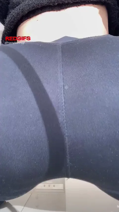 Daily Hole Feast: Spread That Edible Bubble Butt 🍑