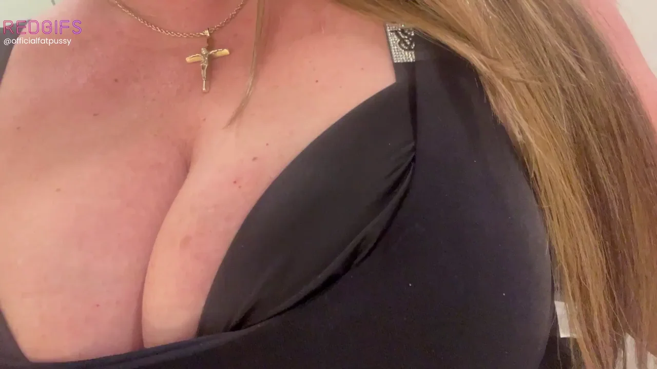 Feeding time cum feast on this pussy