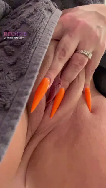 Bedtime pussy snack anyone