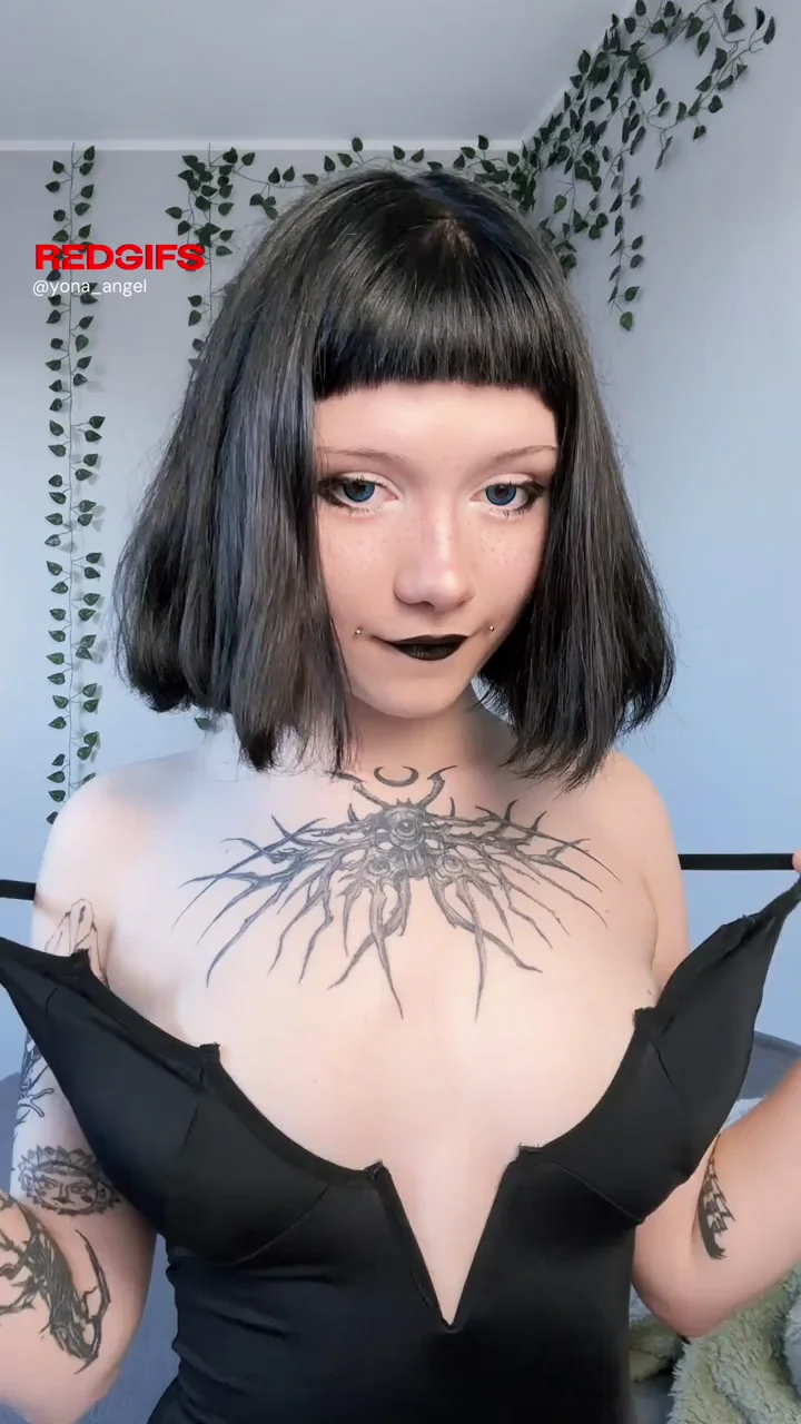 Mavis Dracula Cosplay Slut Baring Her Perky Natural Tits