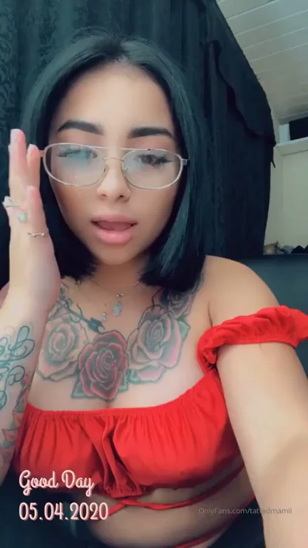 BITCH IS SO HOT ??????