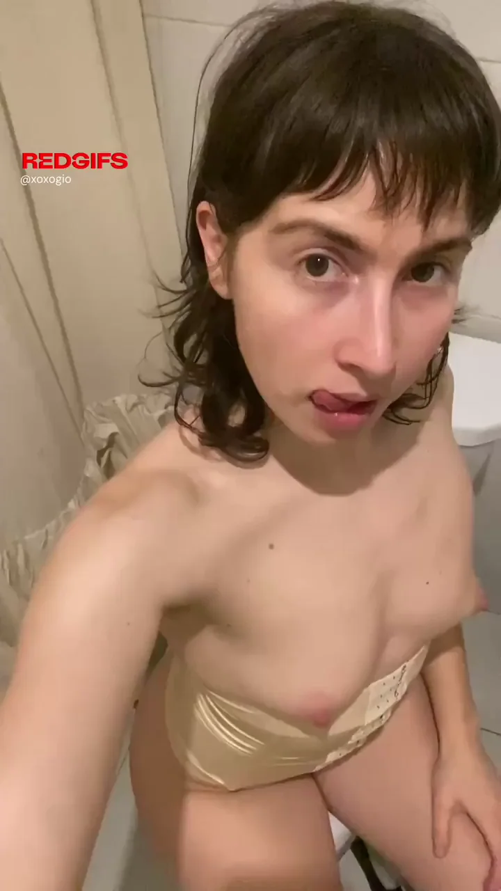 Craving golden shower :3