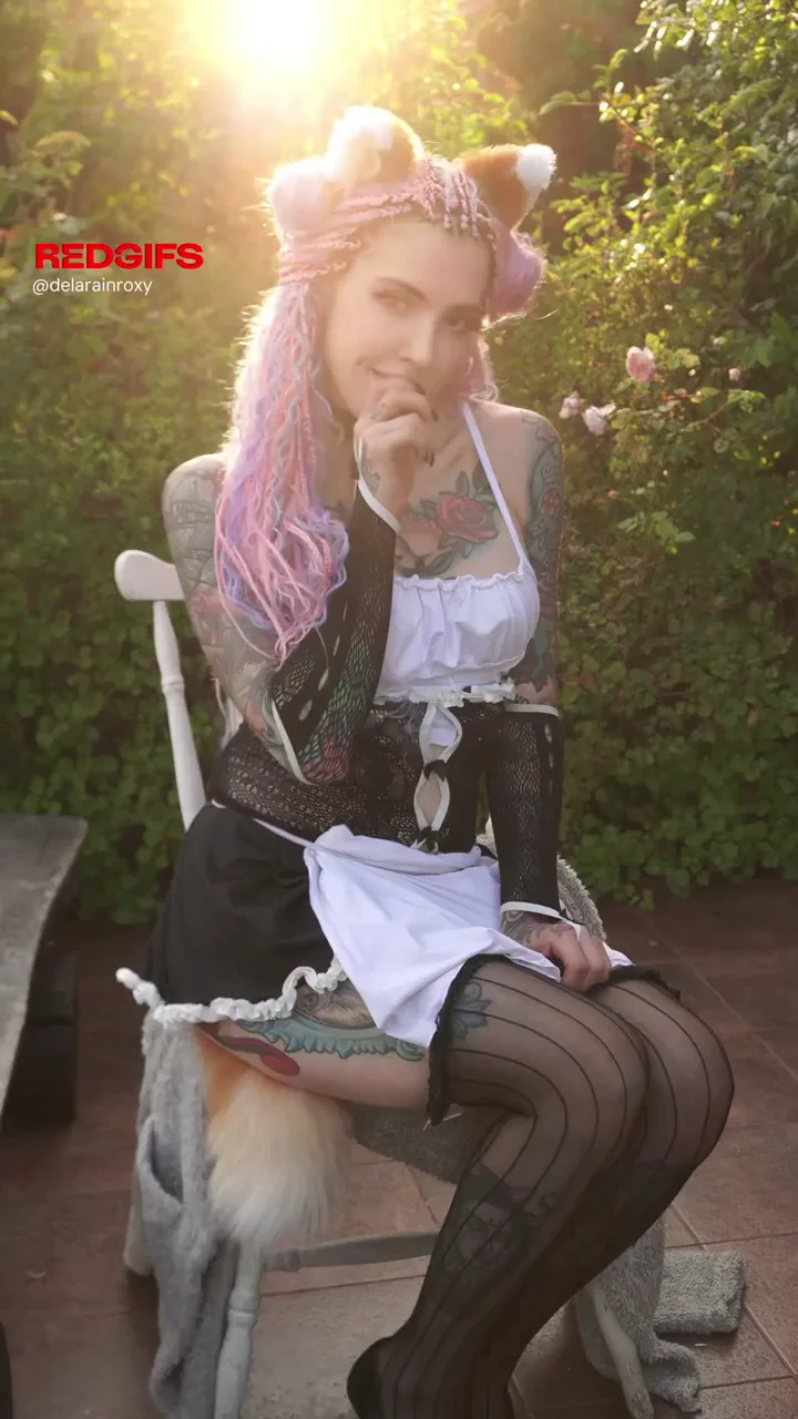 Fluffy Tailed Fox Maid Teases Her Juicy Ass 🍑🦊👅