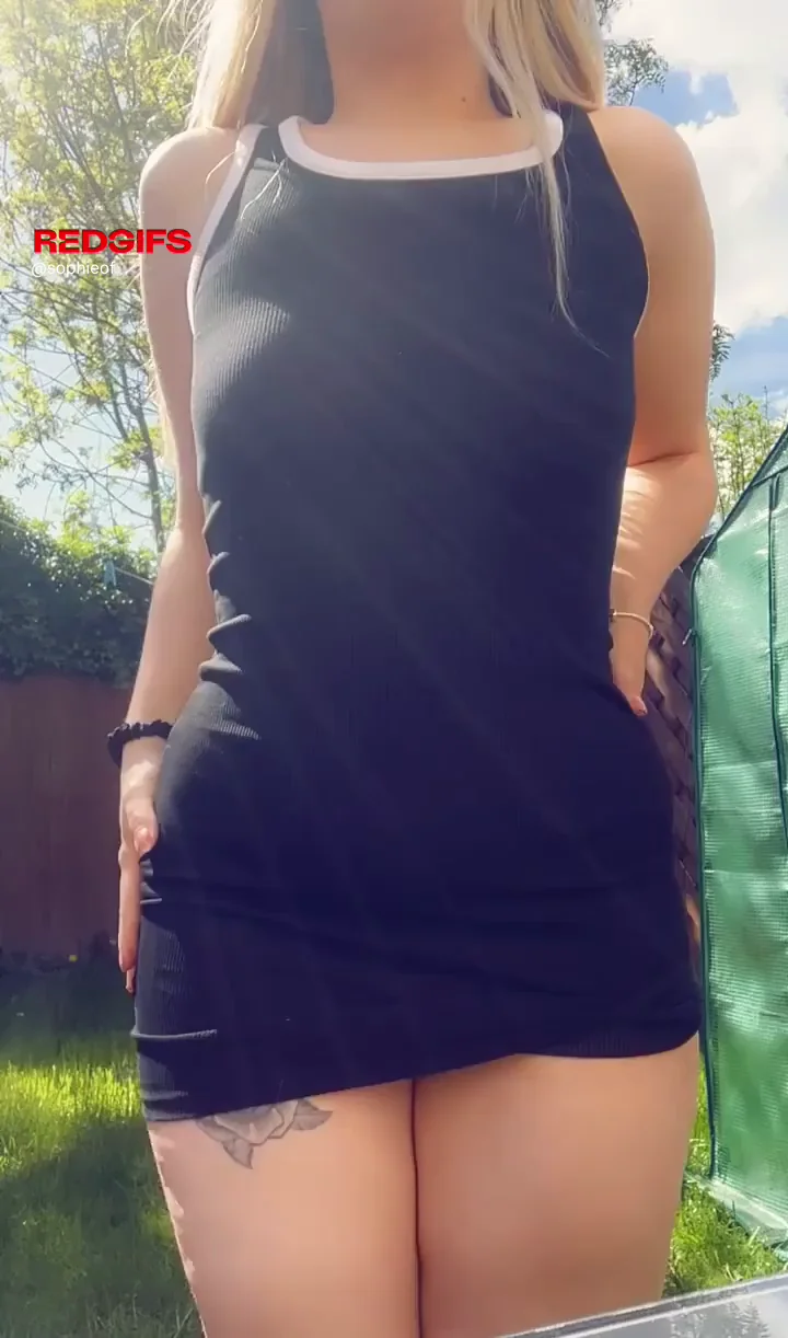 Summer dresses and no underwear is a godly combo..