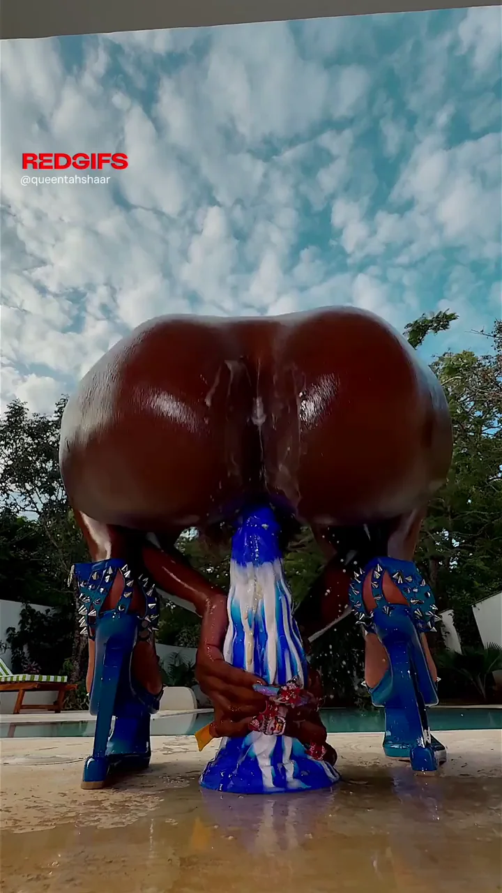 Massive Dildo Stretches Ebony Ass Till I Squirt Buckets 😩🍆💦