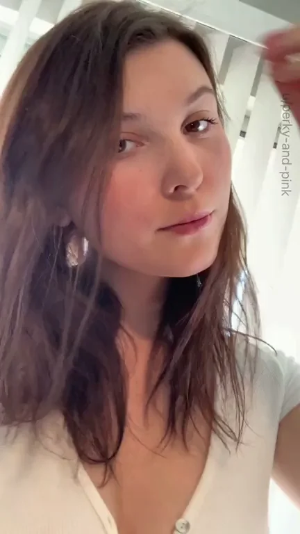 Oops! I dropped my phone ( her Free album In Comments )