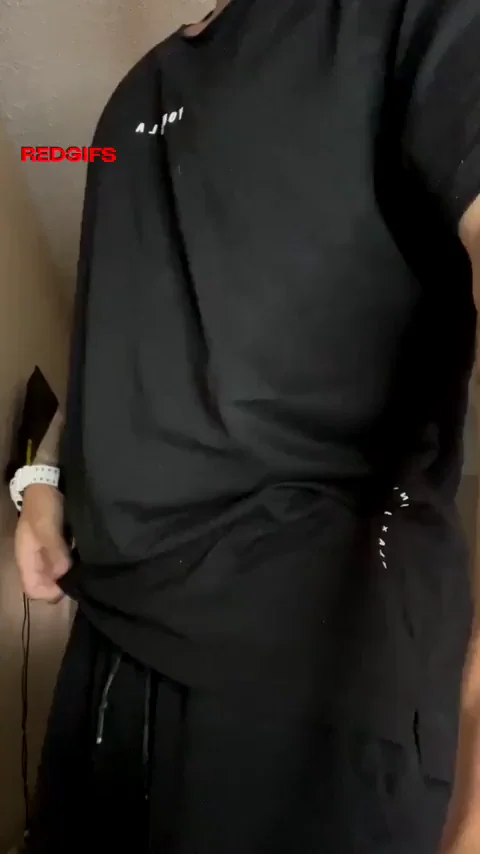 This fitdadd loves to show off for men