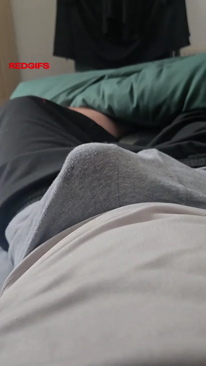 Morning Wood Hands-Free Orgasm 😈🍆💦