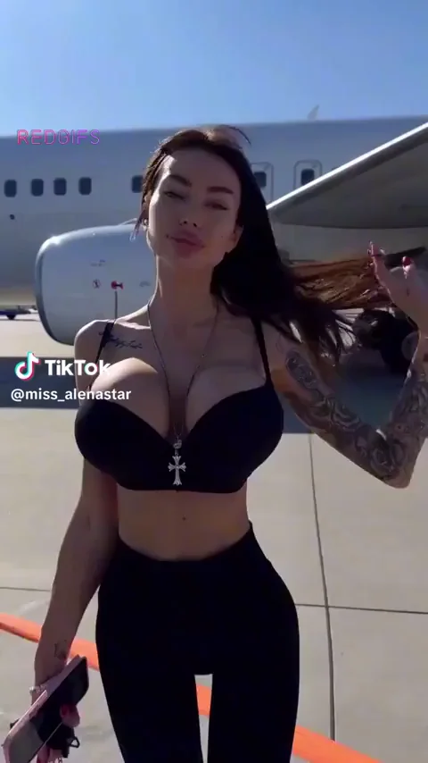 @miss_alenastar
