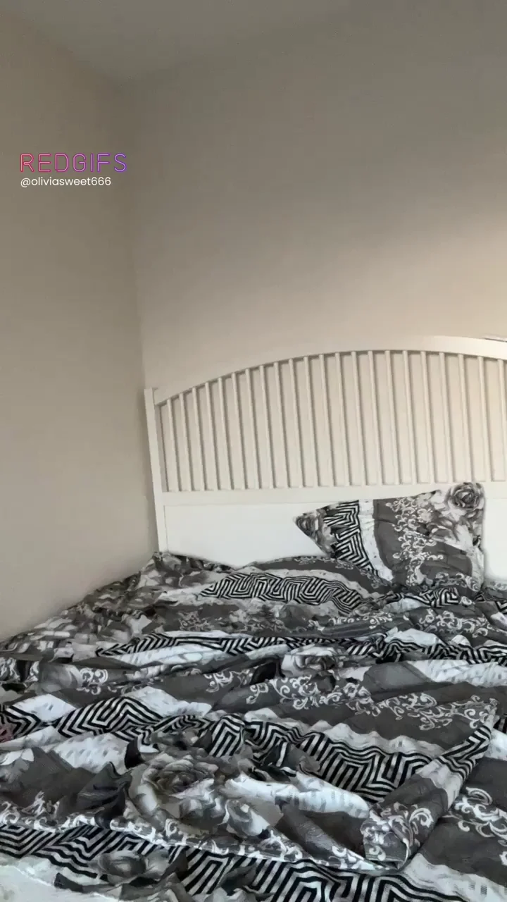 MILF's Naked Bed Cleaning Tease 😈🧹💦