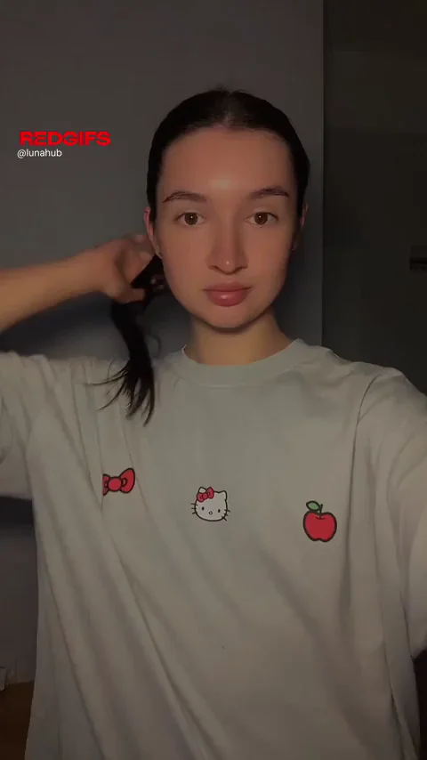 Cute Kitty Tease: Pretty Face Flashes Perky Tits & Juicy Ass