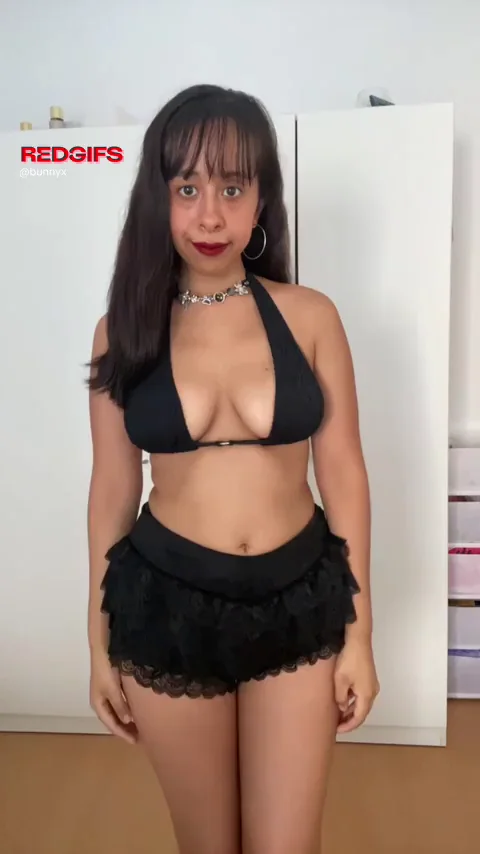 hey would this distract you if I sent it to you at work? :)