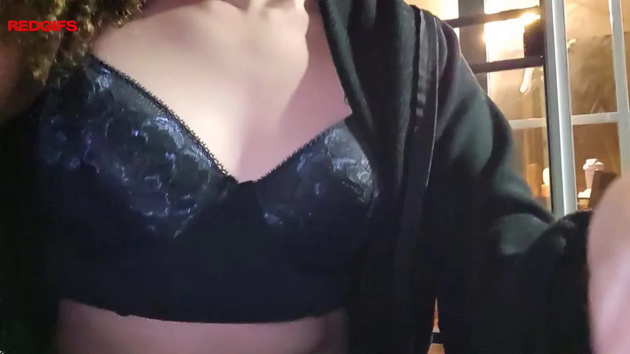 lactating tgirl titty for u :3