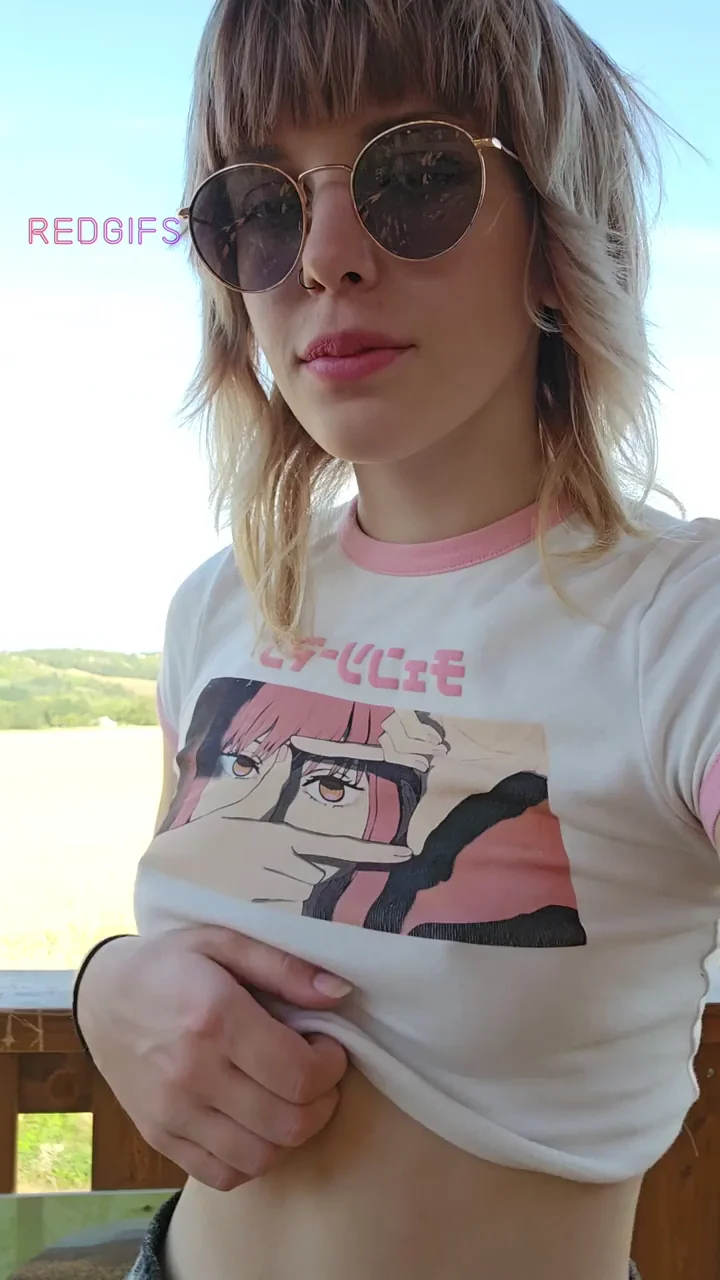 Flashing my titties
