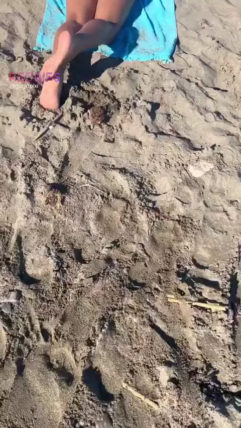 Juicy Latina Ass Tease on the Beach 🏖️🍑💦