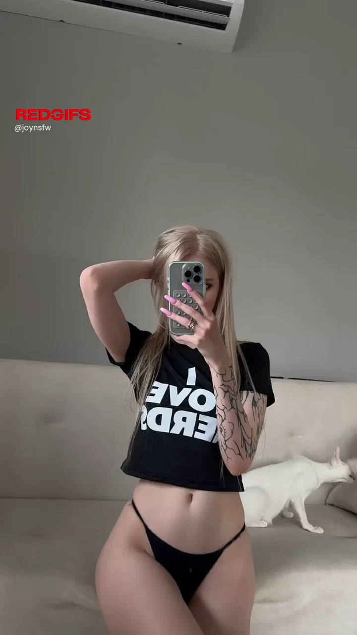 Alt Ink Slut Teases Her Thicc Ass for Your Cock