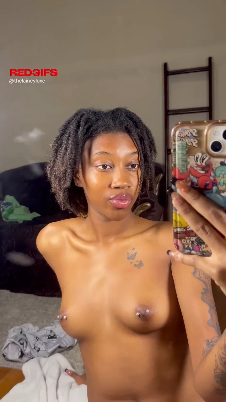 Ebony Babe's Addictive Tit Tease You'll Replay Non-Stop