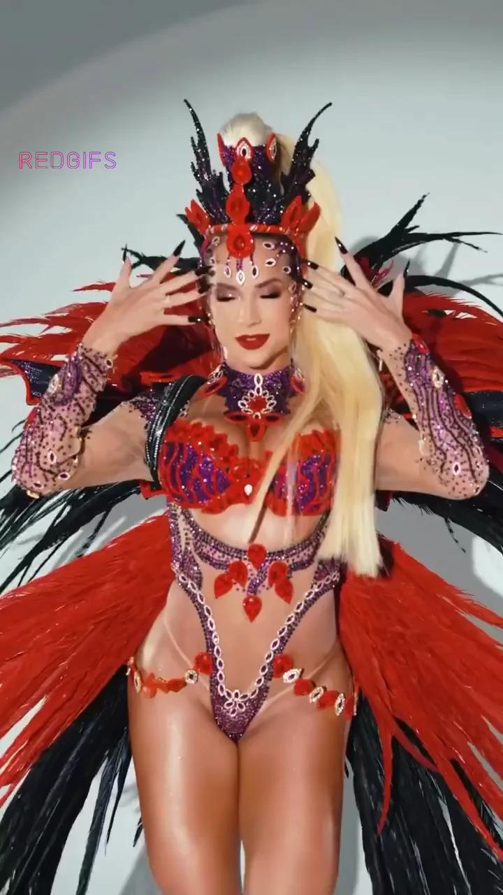Gabi Martins