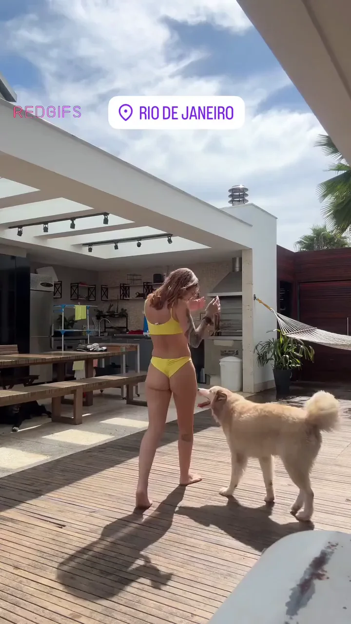 Karol Queiroz's Thong-Clad Poolside Puppy Tease