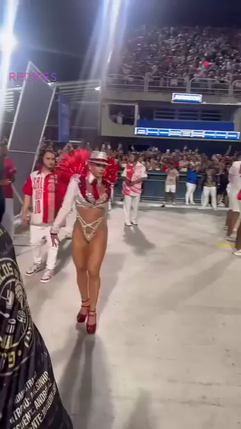Viviane Araújo Shakes Her Massive Brazilian Booty at Carnival