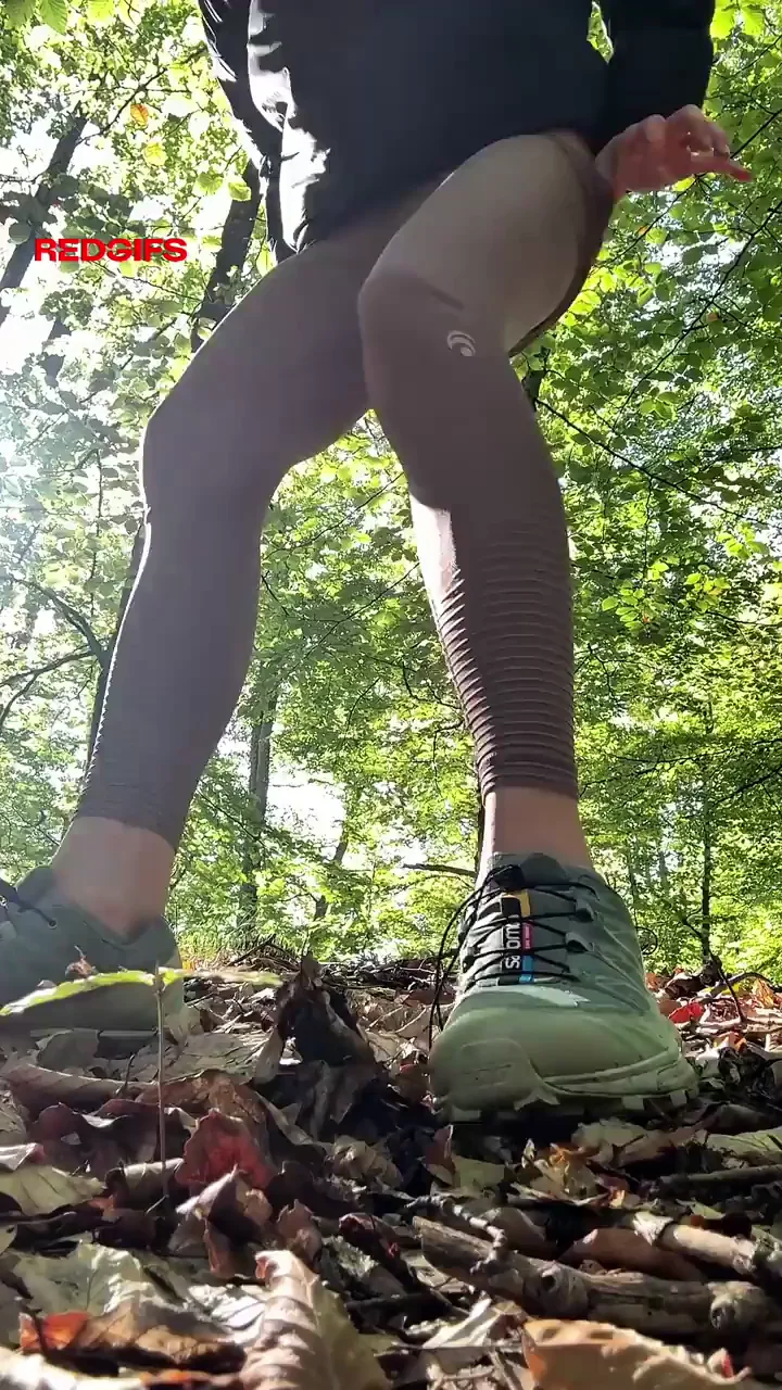 Hiking Slut's Wild Outdoor Piss Fountain