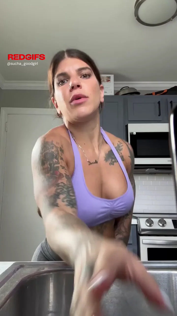 Pissing with a Killer View 💦🍑🤭