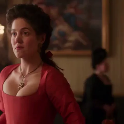 Charity Wakefield's Massive Tits Bursting Out in The Great S01 😍💦