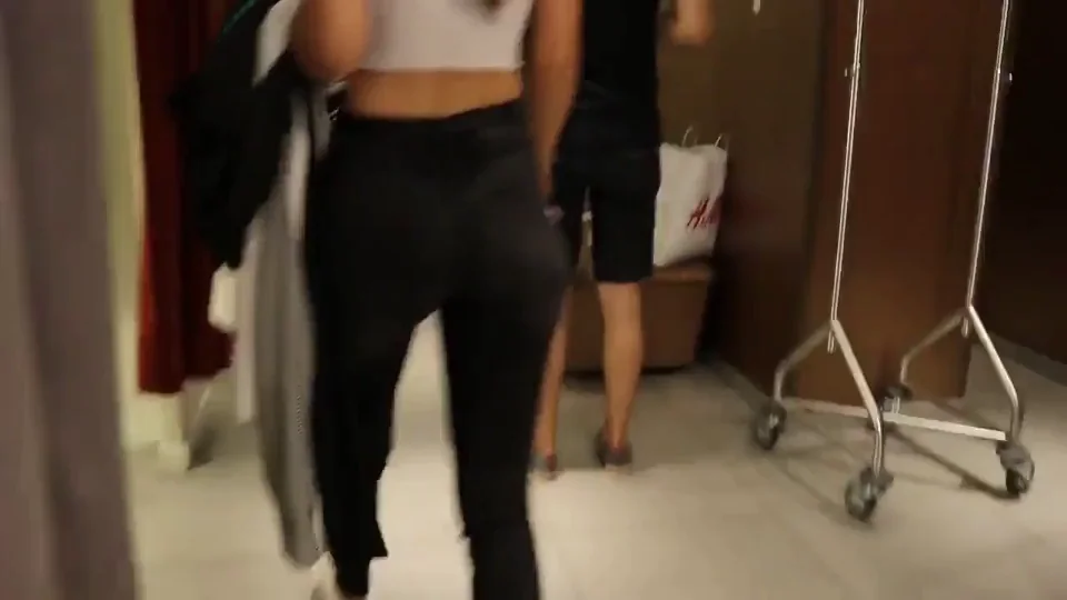 Shaiden Public Blowjob Locker Room